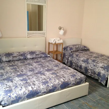 לינה וארוחת בוקר Palace Blu Mare