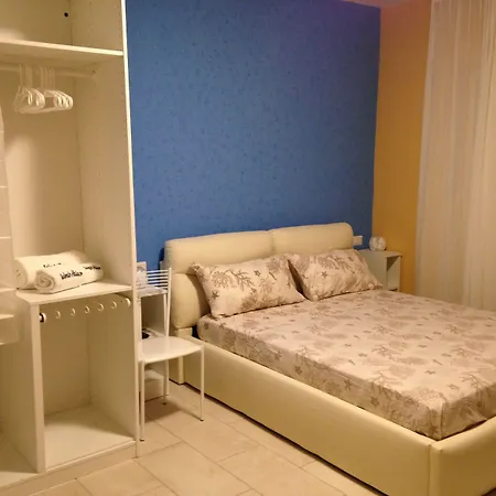 Palace Blu Mare לינה וארוחת בוקר