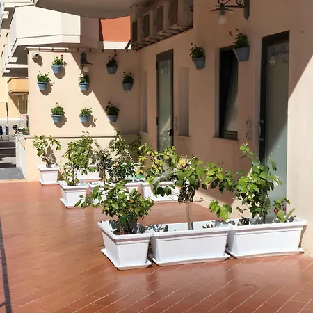 לינה וארוחת בוקר Palace Blu Mare גאליפולי